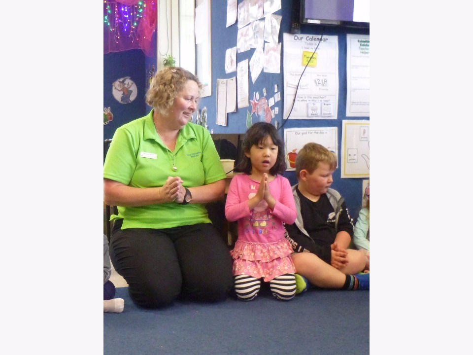 There are èrshílìu tamariki here today… 14 十一月 2017